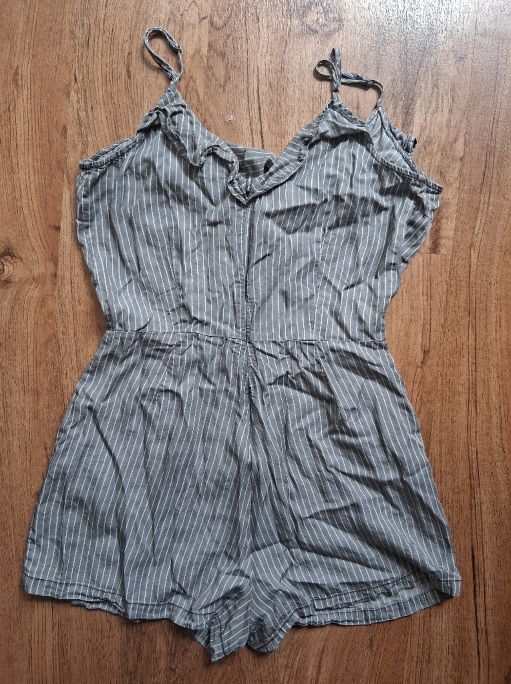 Striped Ruffle V-Neck Romper - Picture 5 of 11